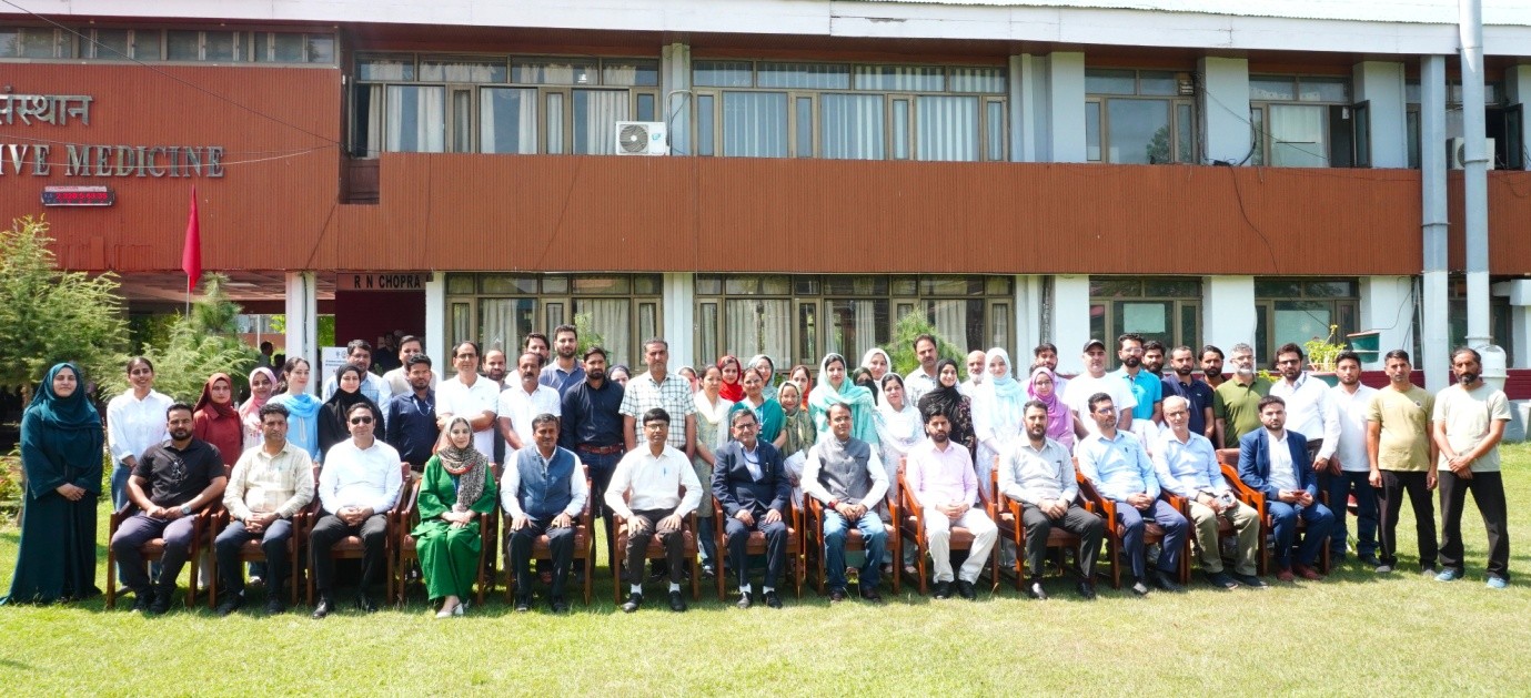 NITI Aayog Member Dr M. Srinivas visits CSIR-IIIM Srinagar, reviews science-led initiatives for J&K