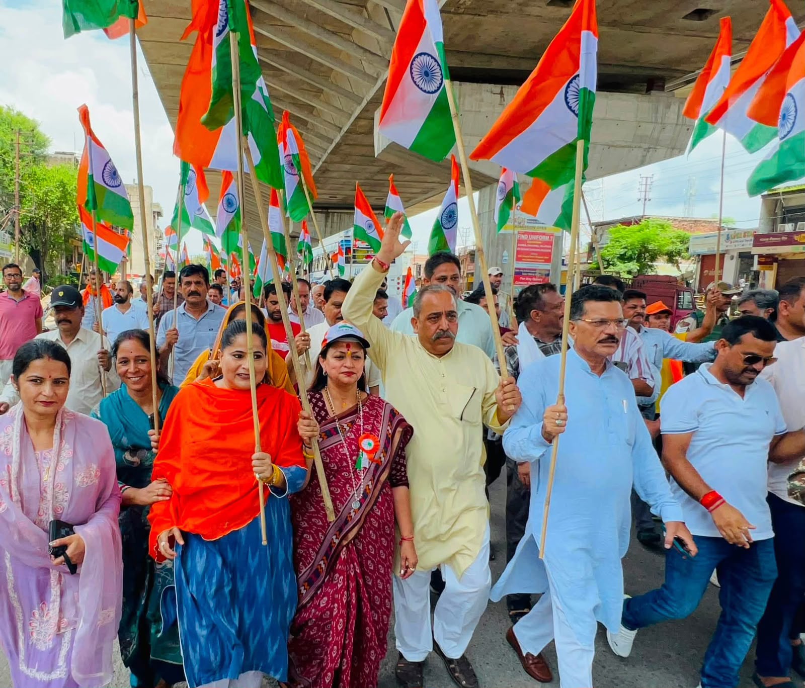 Rekha Mahajan joins grand Tiranga Rally in Ghagwal