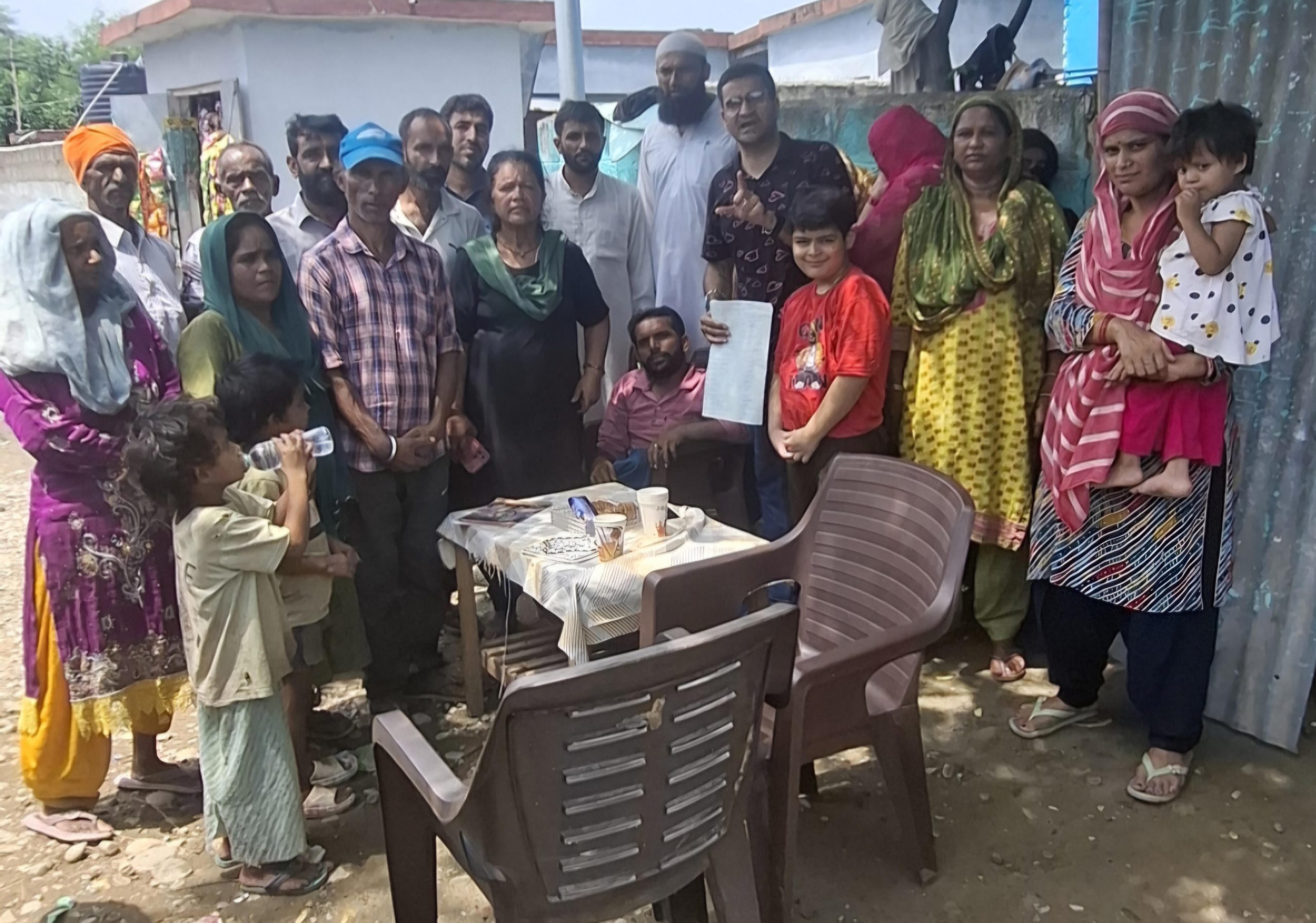 Residents of Asarabad thank Abhay Bakaya for fulfilling long-pending demand for protection works