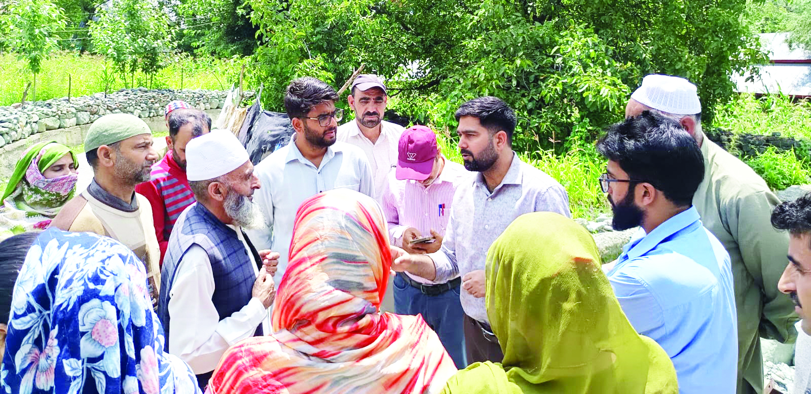 SDM Karnah reviews flood resilience measures at Hajinarh SDM Karnah reviews flood resilience measures at Hajinarh