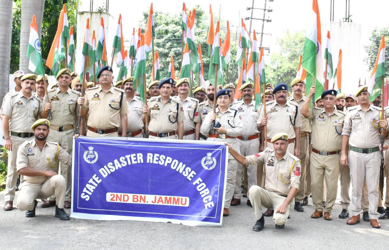 SSP Mohd Aslam flags off Tiranga Rally from SDRF Headquarters