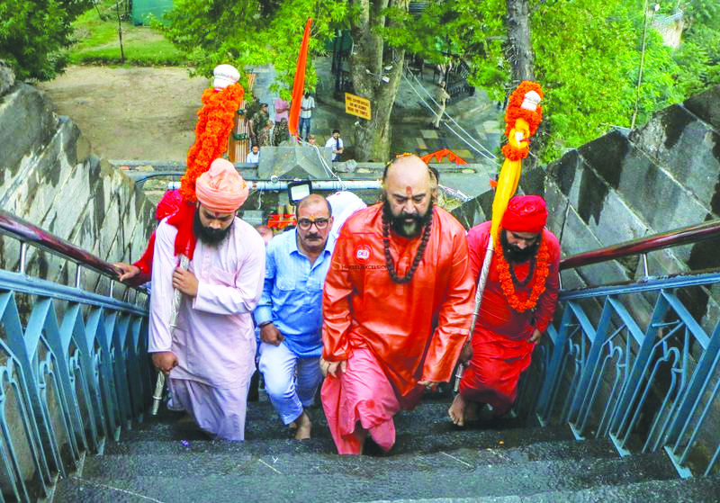 Amarnath Yatra: ‘Chhari Mubarak’ taken to Shankaracharya Temple