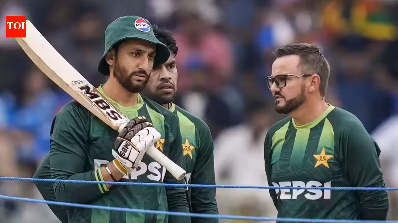 Pakistan coach Mike Hesson breaks silence on mid-England series shake-up, says ‘I really don’t know what happened’ | Cricket News Pakistan coach Mike Hesson breaks silence on mid-England series shake-up, says ‘I really don’t know what happened’ | Cricket News