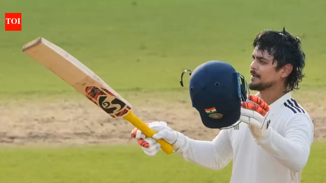 East Zone 385/4 in 79.4 Overs