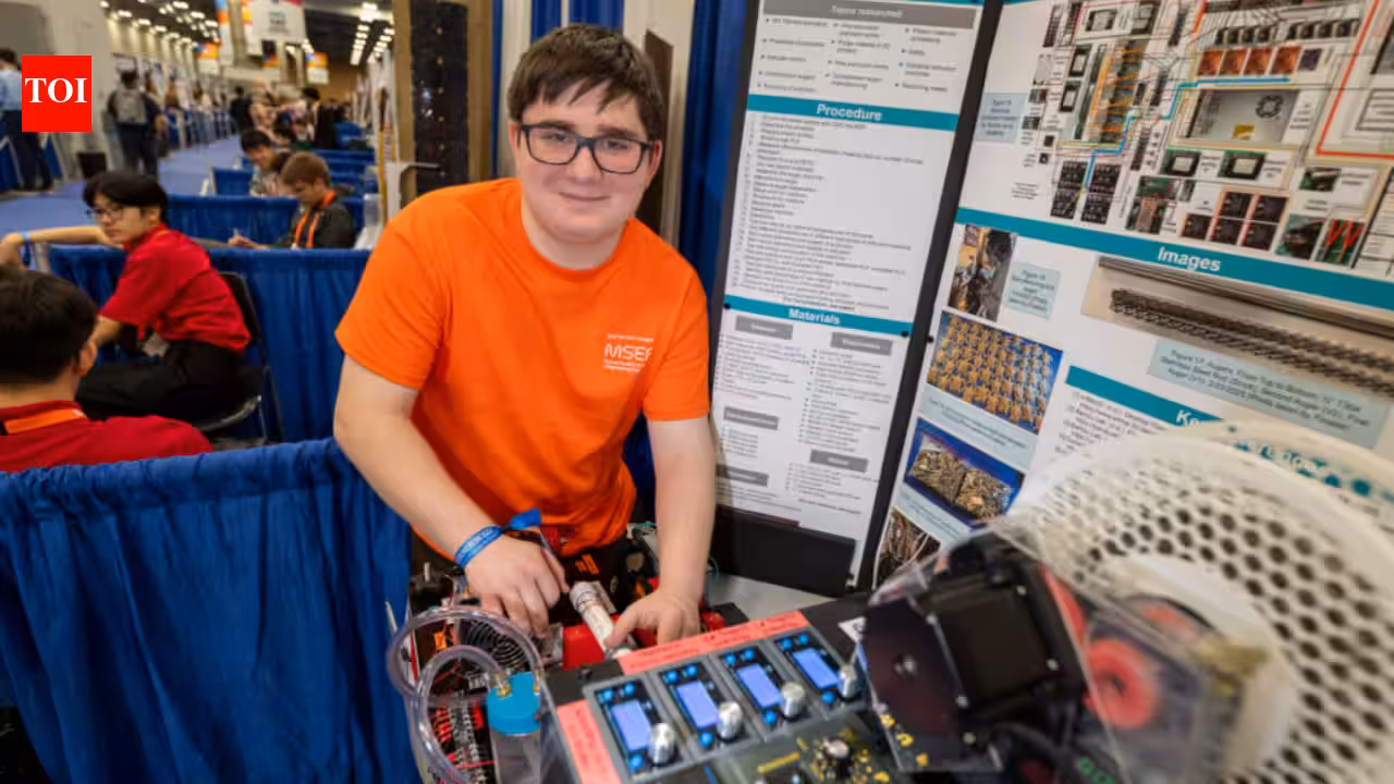 Meet Benjamin Davis, the 16-year-old Massachusetts student who built a machine that turns 3D-printer waste into reusable filament and won ,000 Meet Benjamin Davis, the 16-year-old Massachusetts student who built a machine that turns 3D-printer waste into reusable filament and won ,000