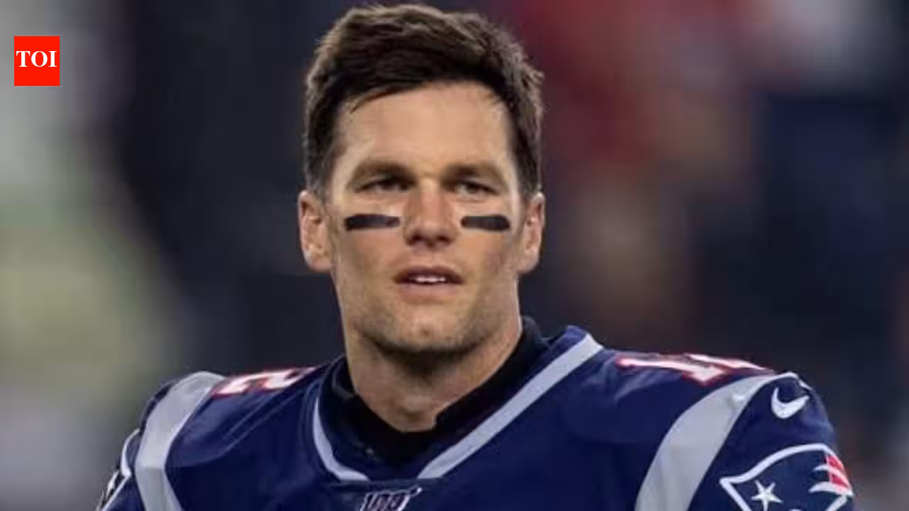 In 2026, a collector paid ,000 to start bidding on Tom Brady’s Patriots jersey; it was tied to his 2019 Peyton Manning milestone and sold for 3,107 | NFL News