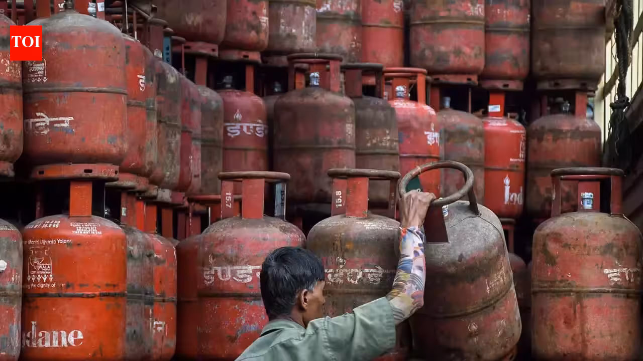 Aadhaar now mandatory for LPG refills | India News