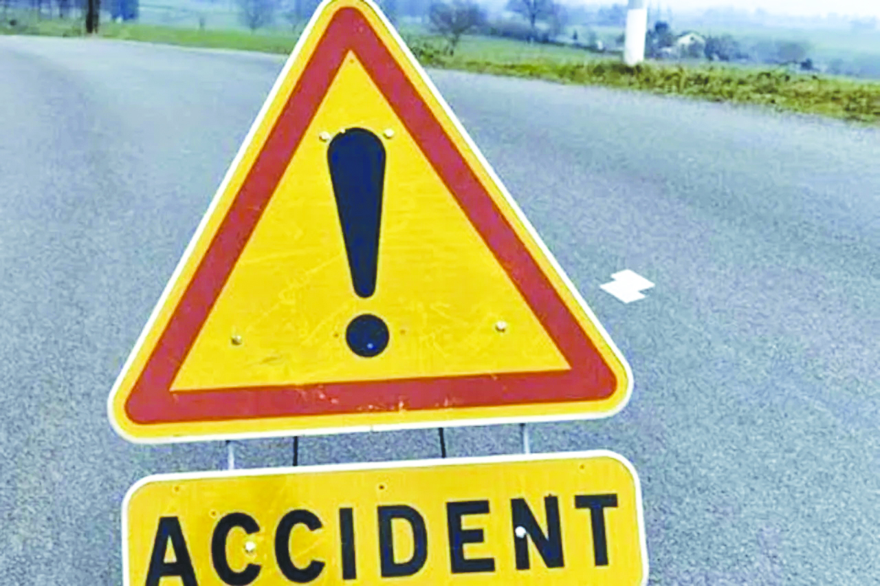 Traffic cop dies after being hit by truck in Qazigund