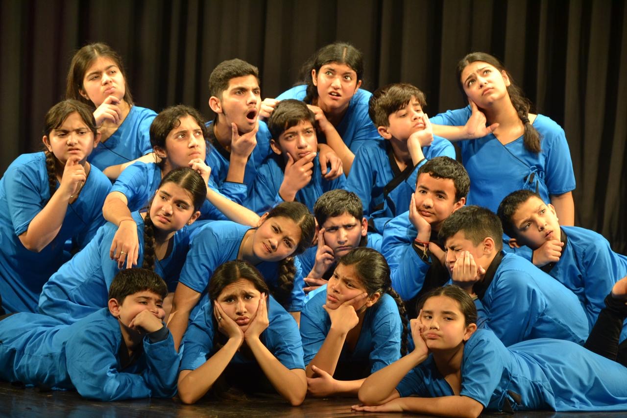 Balwant Thakur’s ‘Aap Hamaare Hain Kaun’ to Feature in 15th National Theatre Festival Balwant Thakur’s ‘Aap Hamaare Hain Kaun’ to Feature in 15th National Theatre Festival