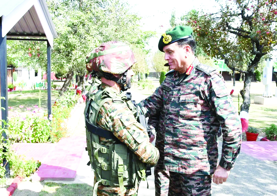COAS visits Chinar Corps’ sector headquarters, reviews preparedness for counter-terrorist operations