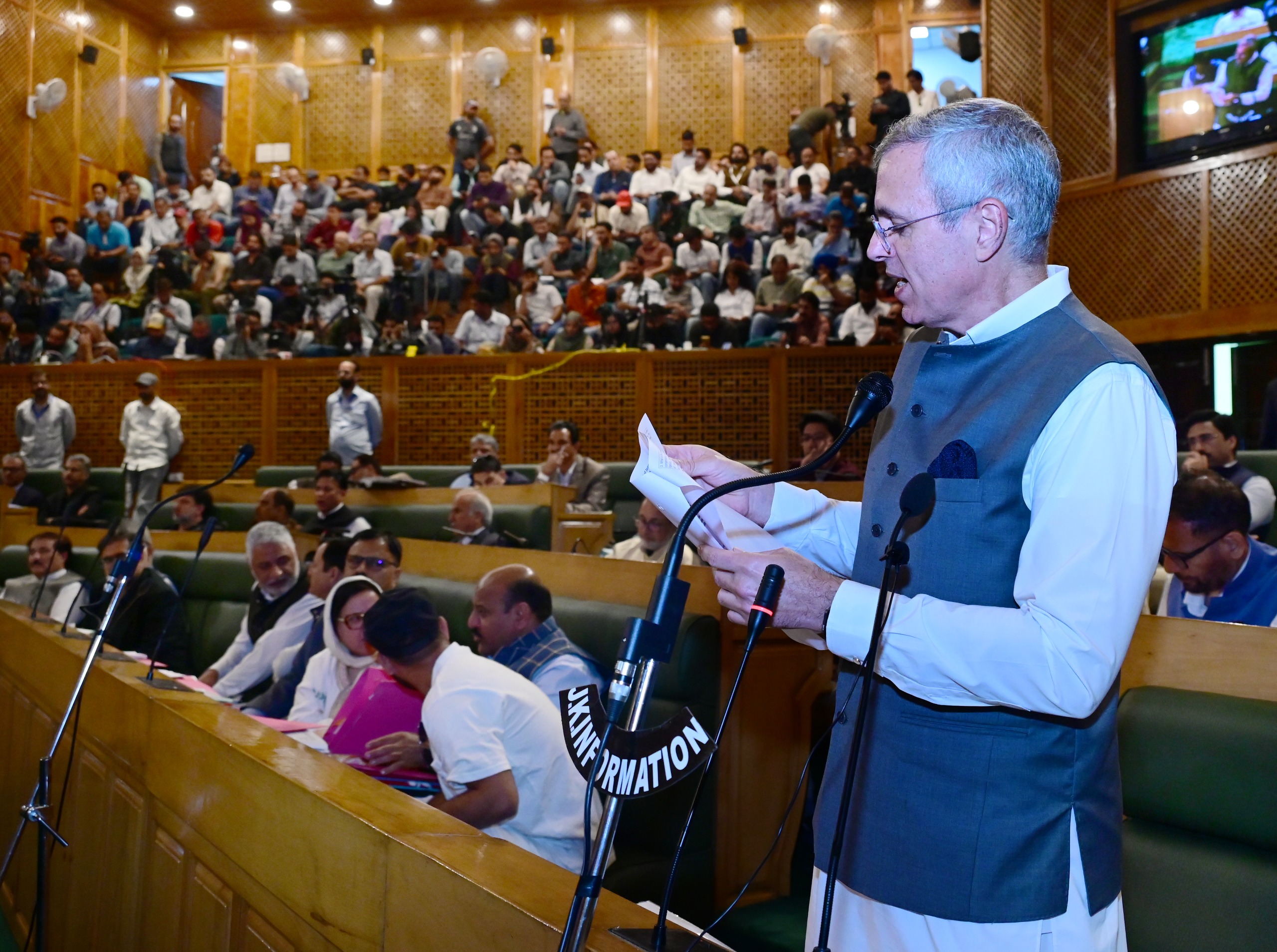 10 km of Dal Lake internal channels dredged in three years; comprehensive cleaning to continue on priority: CM 10 km of Dal Lake internal channels dredged in three years; comprehensive cleaning to continue on priority: CM