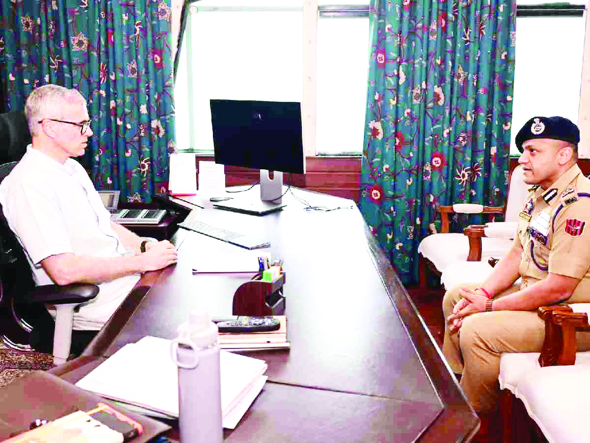 IGP Kashmir Sujit Kumar calls on CM Omar Abdullah at Civil Secretariat