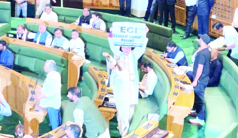 Cong MLAs protest against CEC in J-K Assembly Cong MLAs protest against CEC in J-K Assembly