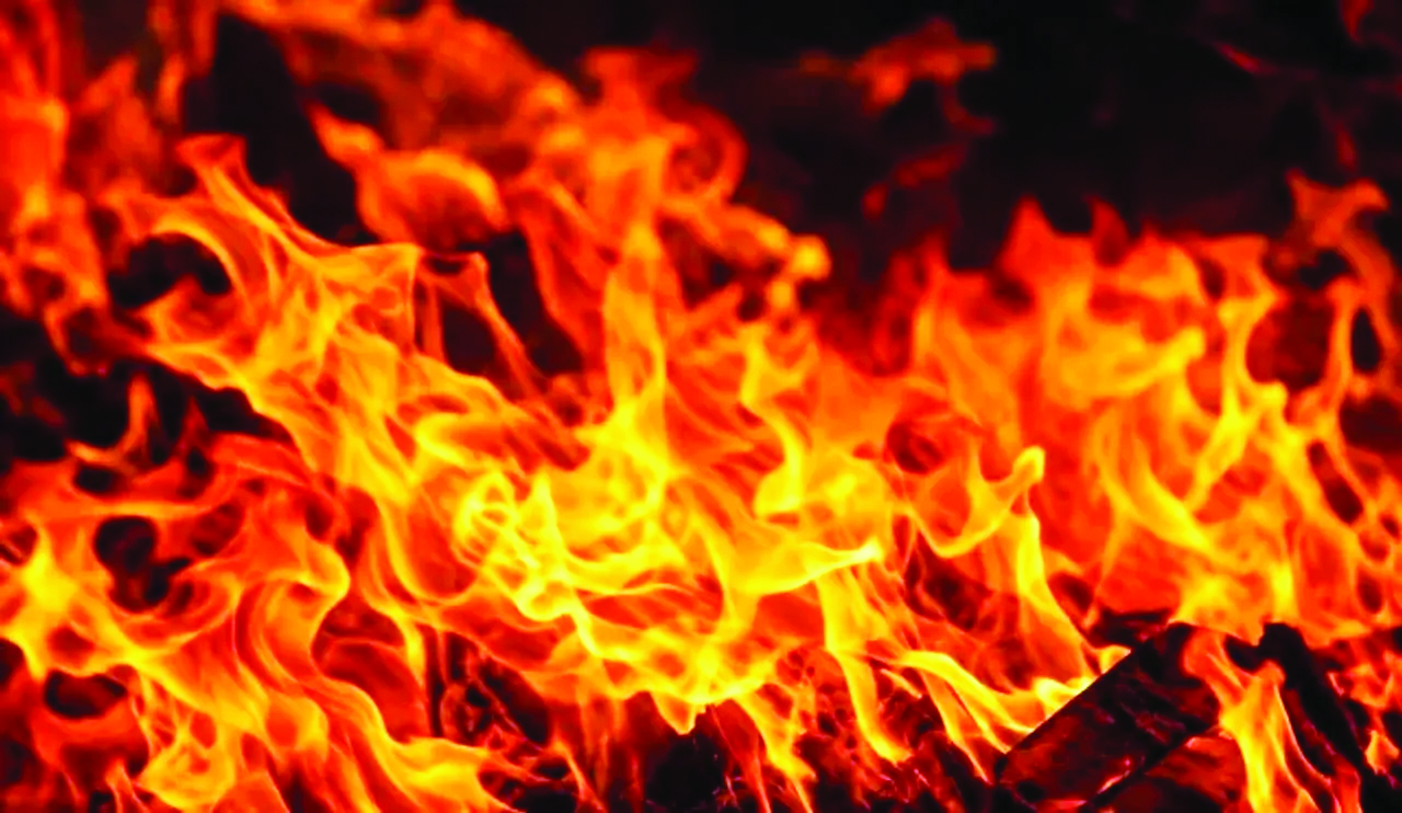 3 houses gutted in midnight blaze in Budgam village