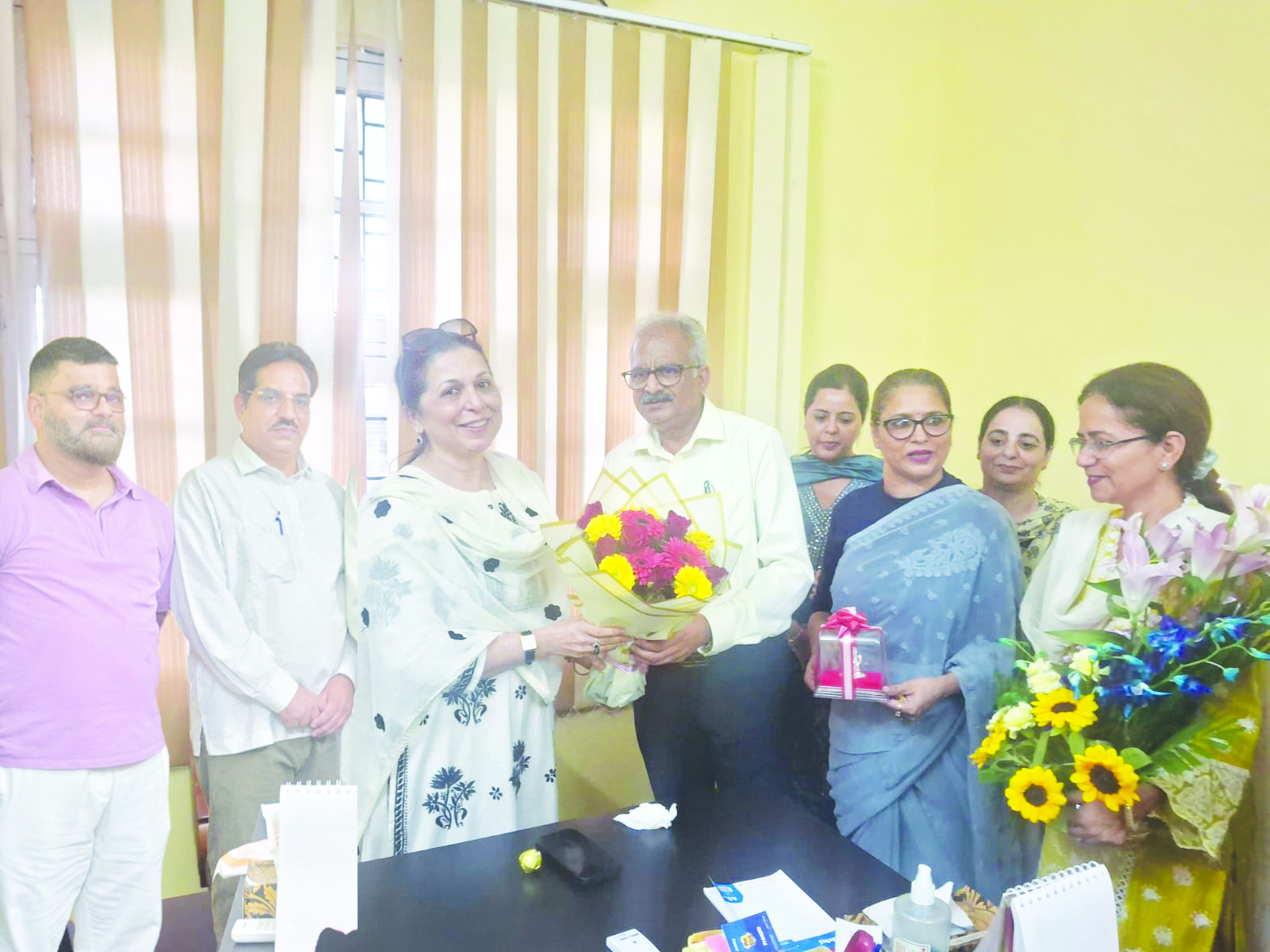 GGM Principal extends welcome to Director Colleges Prof. Twinkle Suri GGM Principal extends welcome to Director Colleges Prof. Twinkle Suri