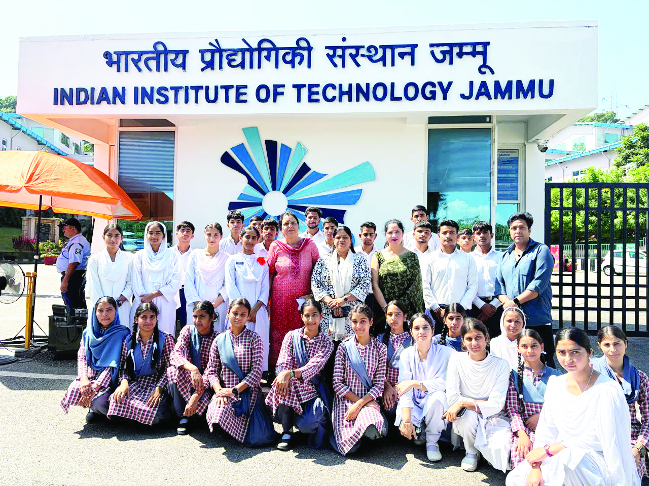 GHSS Dansal students visit IIT Jammu for experiential learning