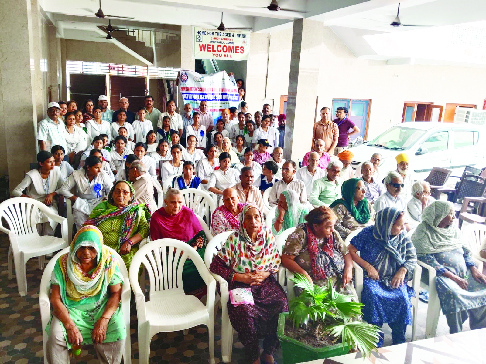 Govt. Girls Higher Secondary School Rehari students visit Vridh Ashram