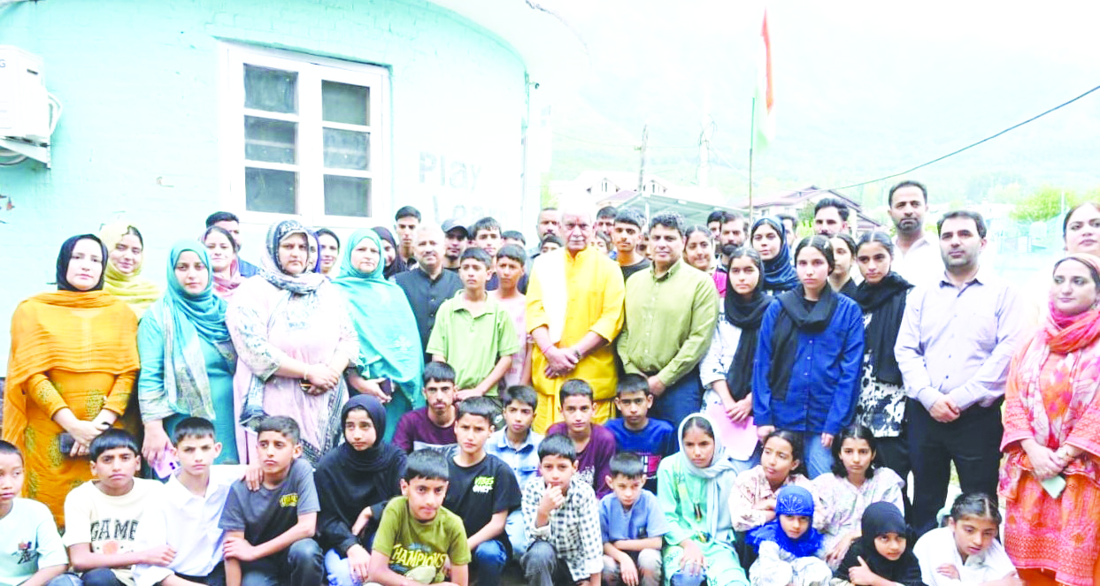 LG celebrates PM’s birthday with children at Srinagar’s ‘Palaash’ and ‘Pareesha’ Homes LG celebrates PM’s birthday with children at Srinagar’s ‘Palaash’ and ‘Pareesha’ Homes