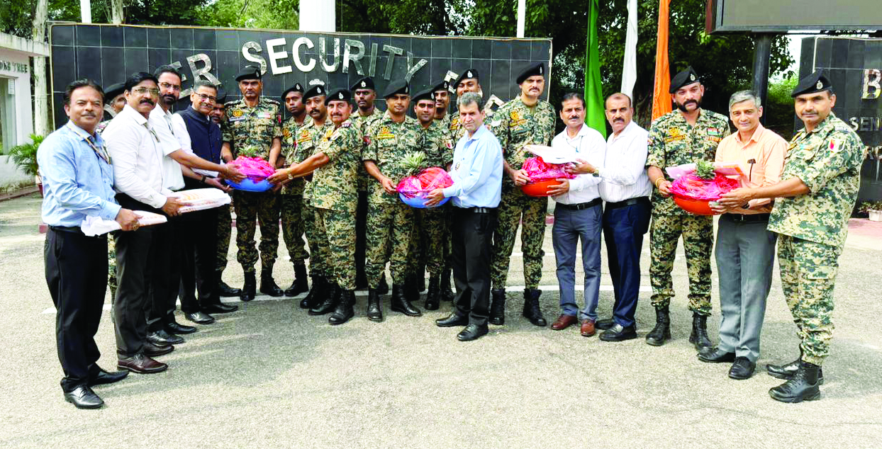 LIC honours BSF officers, jawans at Suchetgarh on completion of 70 glorious years LIC honours BSF officers, jawans at Suchetgarh on completion of 70 glorious years