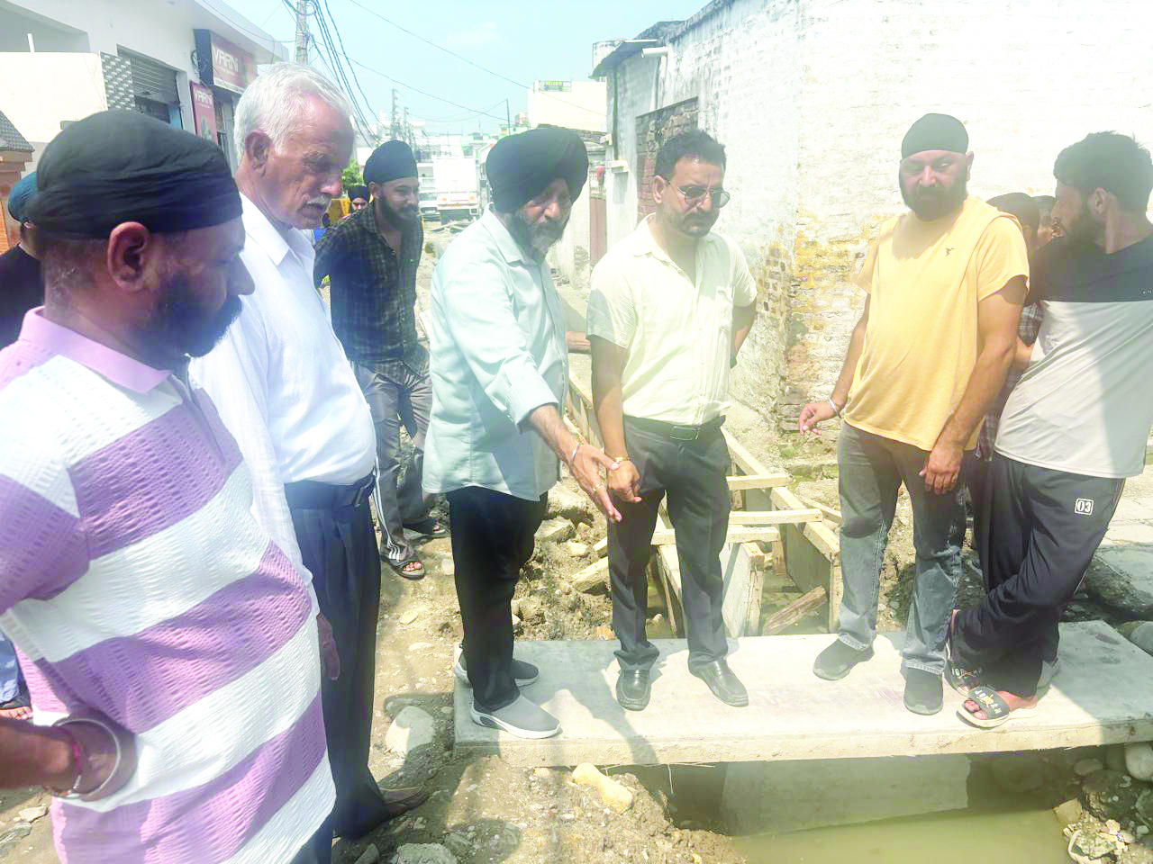 Manjit Singh slams PWD over substandard drainage work at Vijaypur MC in Vijaypur