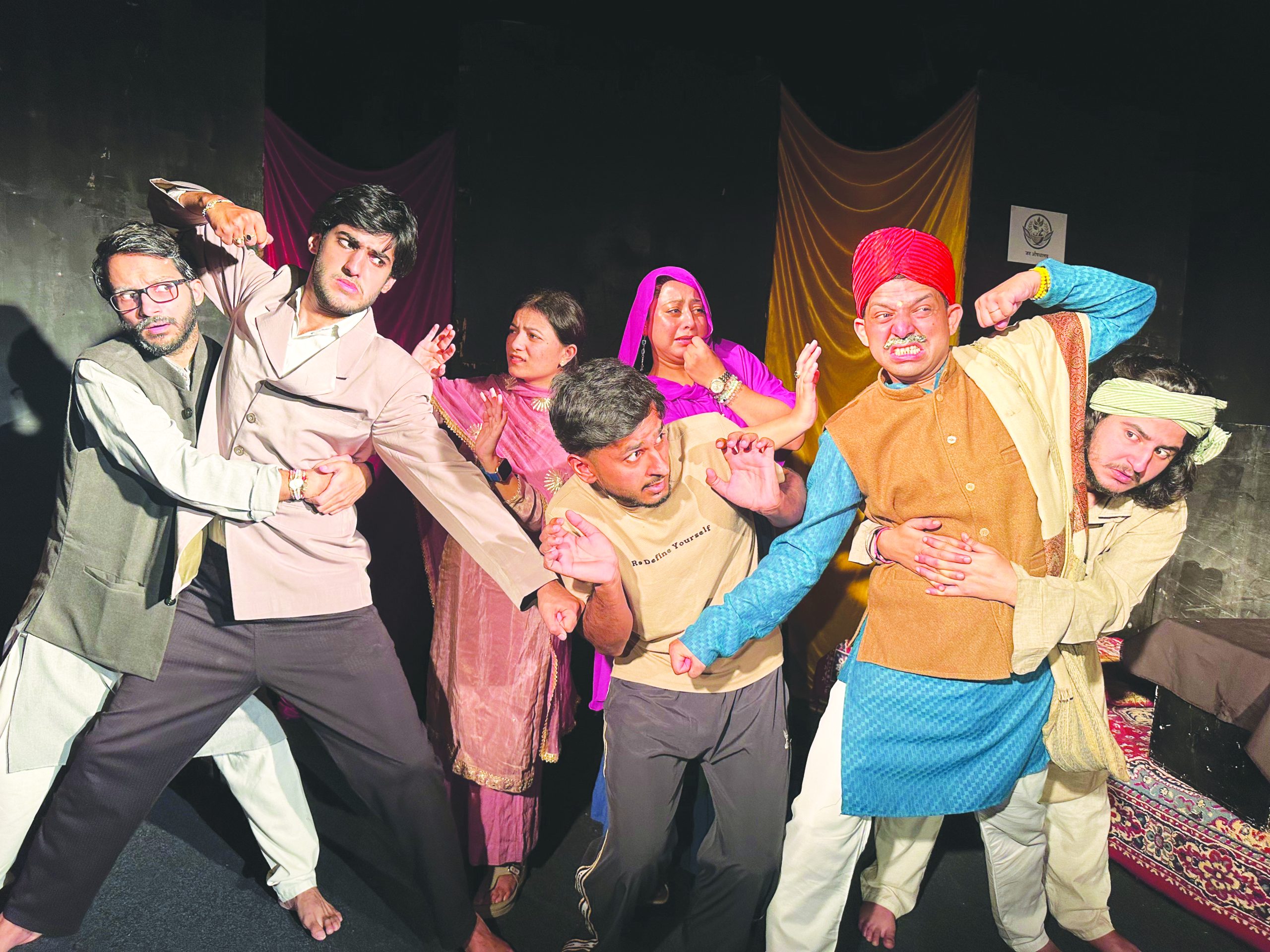 Natrang stages Hindi comedy ‘Purvabhyaas’ under Sunday Theatre Natrang stages Hindi comedy ‘Purvabhyaas’ under Sunday Theatre