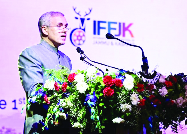 Kashmir film shoots can open new employment avenues for youth: Omar