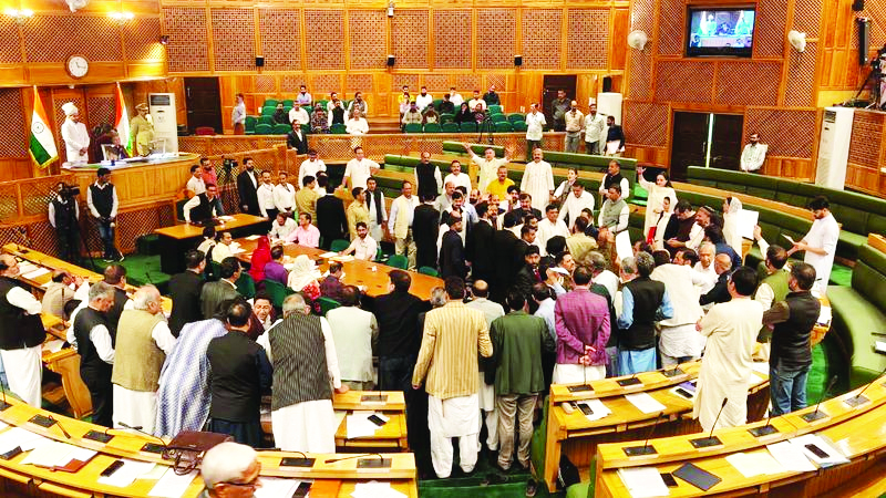 CM Omar Abdullah moves resolution seeking full statehood, BJP up in arms over reference to 2000 autonomy resolution CM Omar Abdullah moves resolution seeking full statehood, BJP up in arms over reference to 2000 autonomy resolution