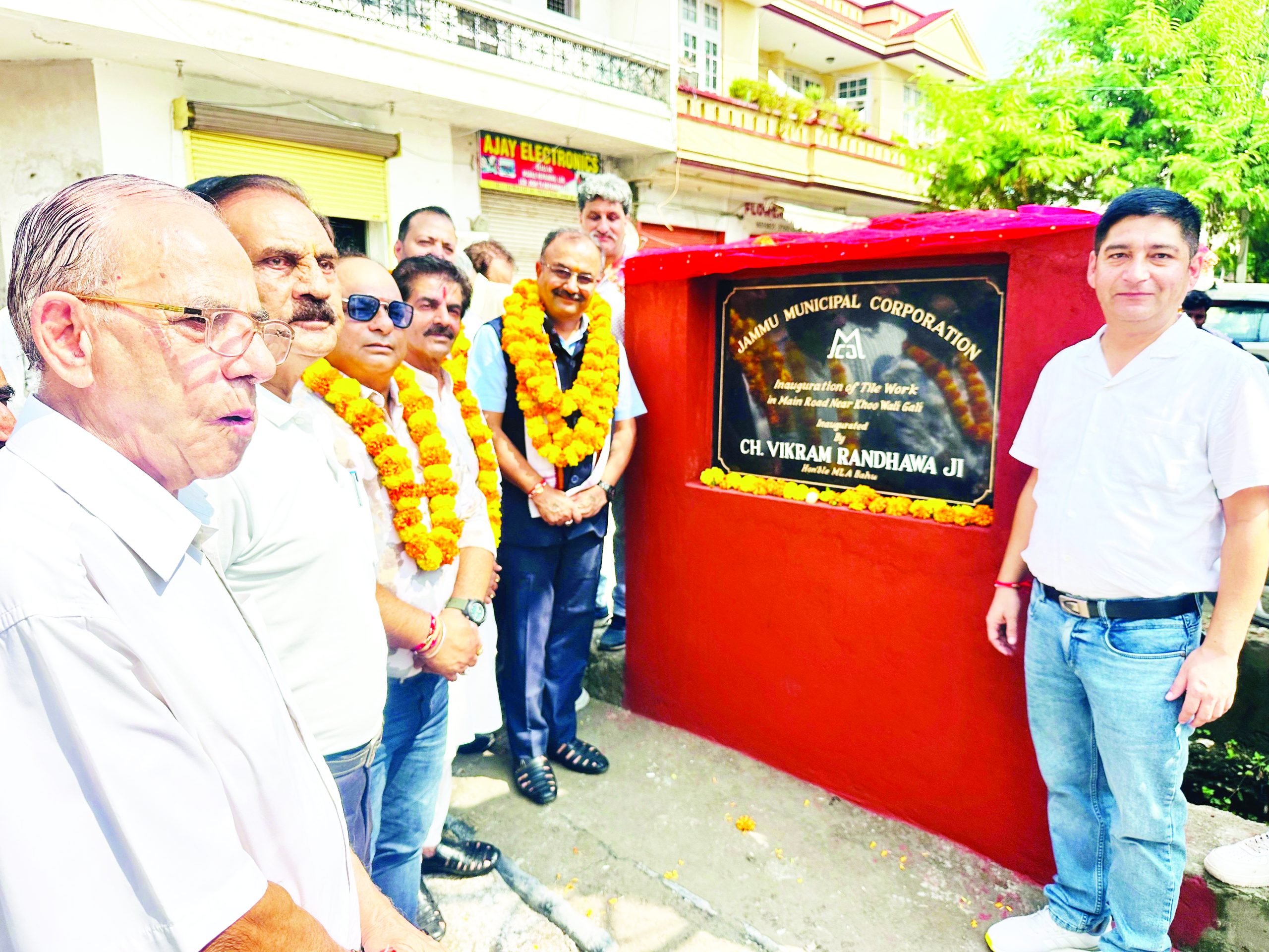 Randhawa inaugurates main road upgradation work in Ward 53