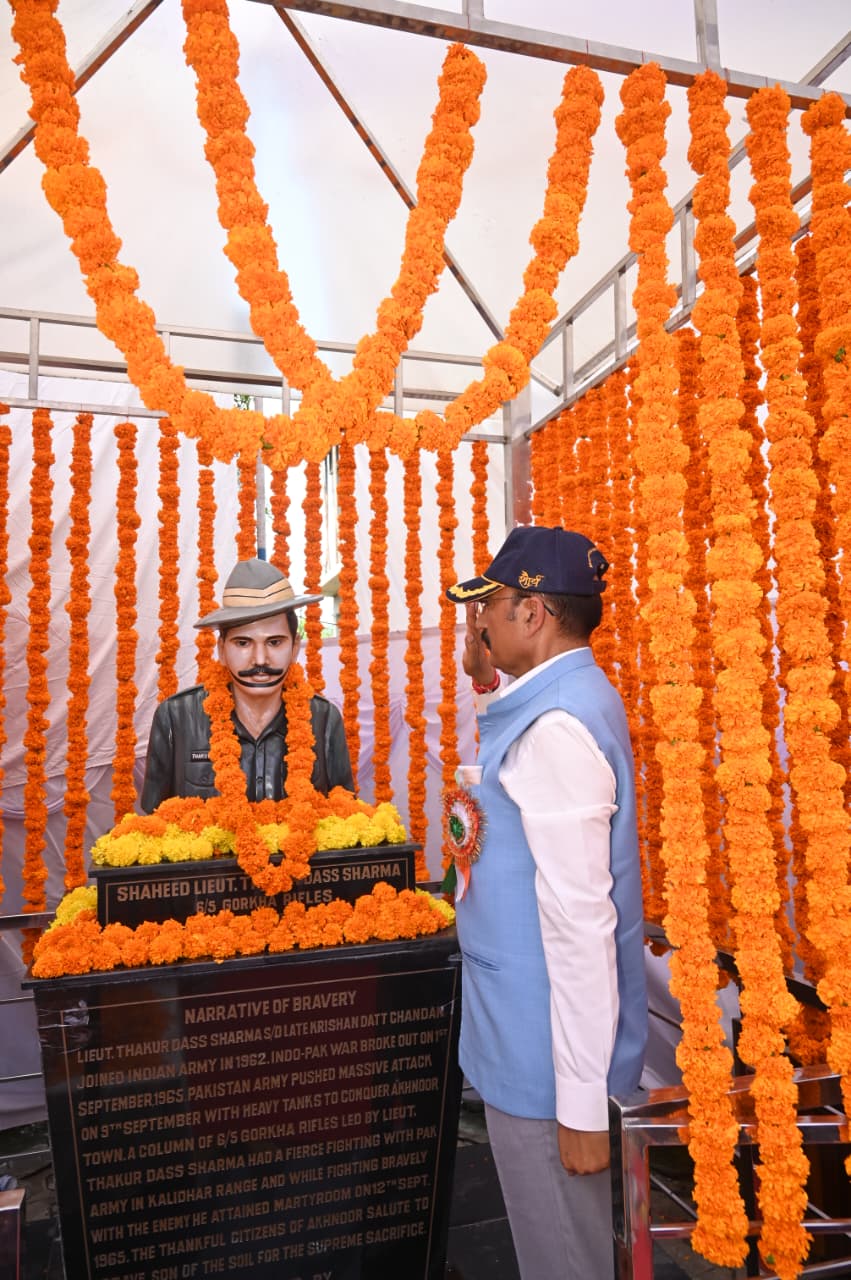 Rich Tributes paid to Indo-Pak War Martyr Lt. Thakur Dass Sharma on 62nd Martyrdom Day