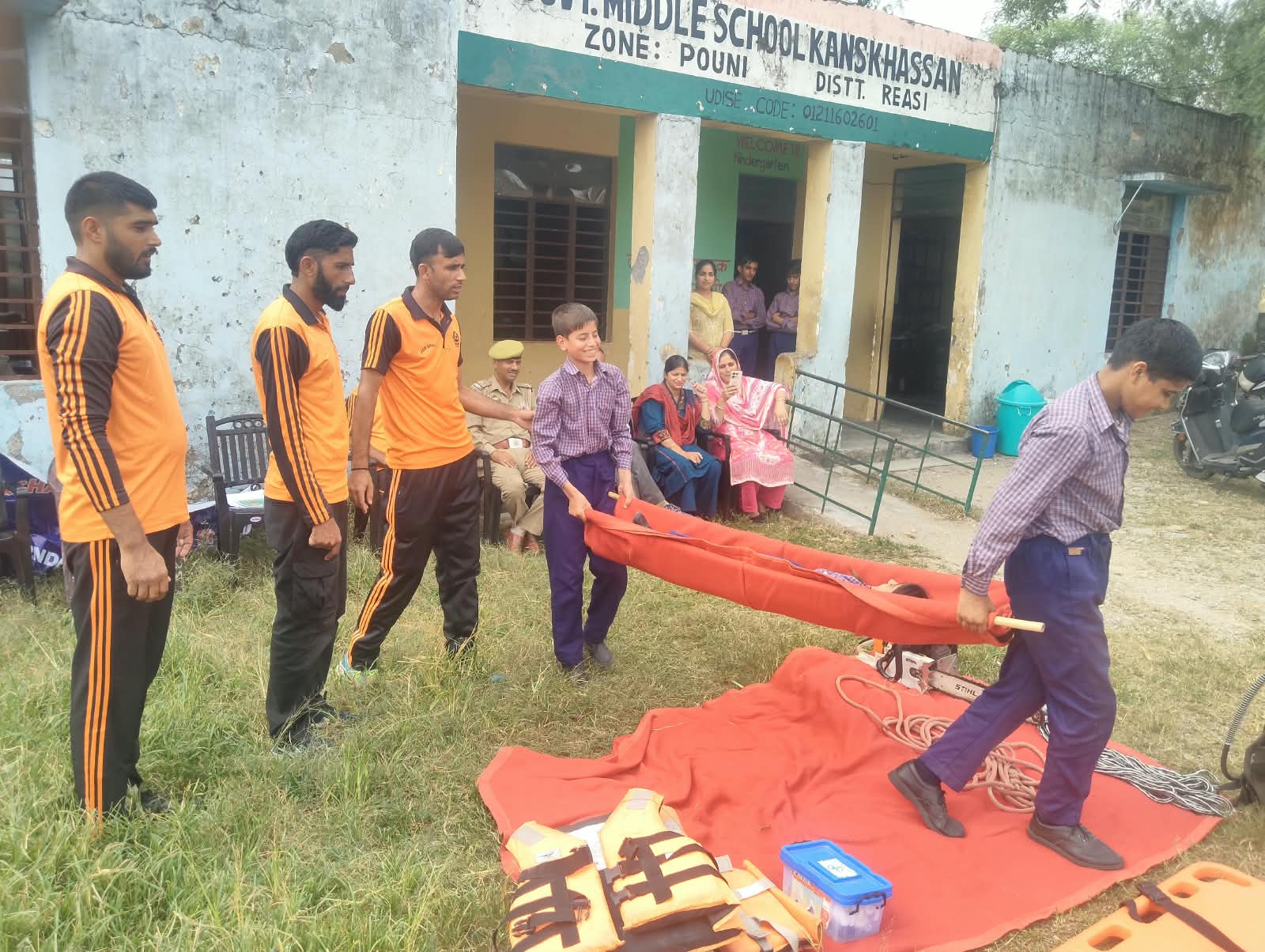 SDRF conducts disaster management training for JU students