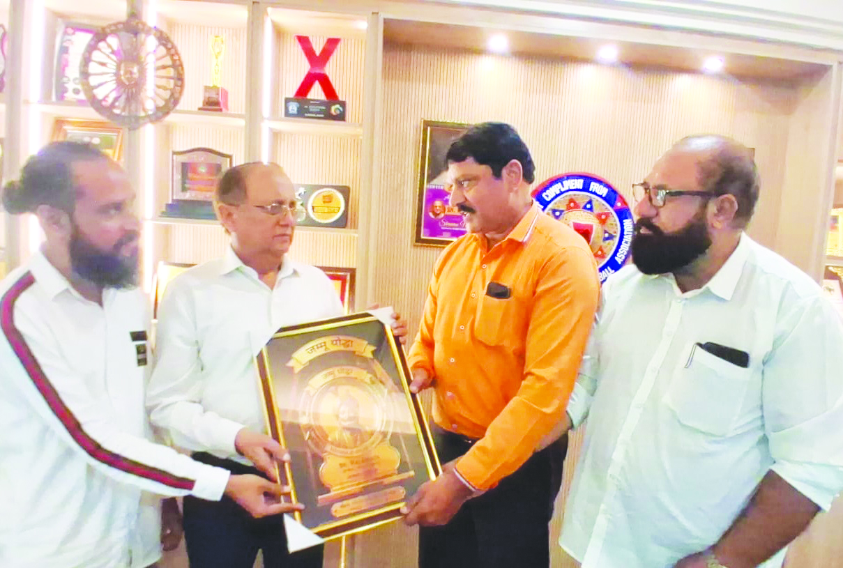 Shiv Sena honours Senior Journalists with ‘Jammu Yoddha’ awards Shiv Sena honours Senior Journalists with ‘Jammu Yoddha’ awards