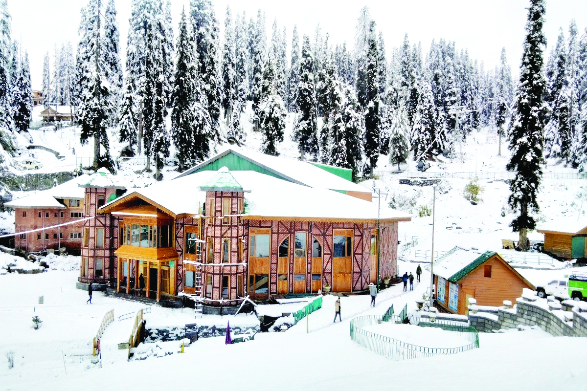 Kashmir’s Gulmarg, Gurez Witness Season’s First Snowfall