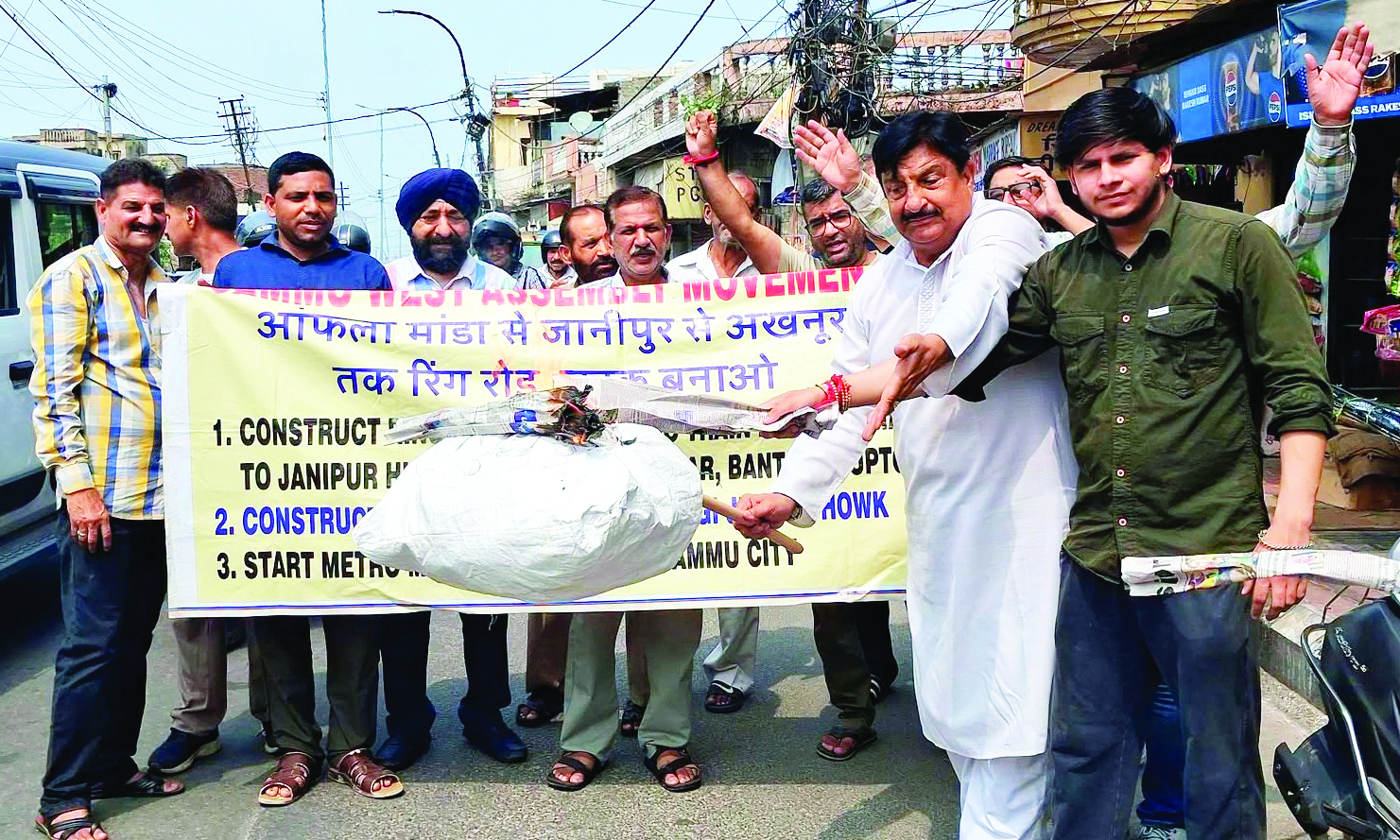Traders intensify protest against proposed Amphalla–Janipur–Roopnagar Flyover