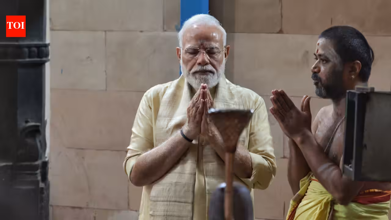 PM Modi offers prayers at Delhi temple as he completes 25 years in public office | India News