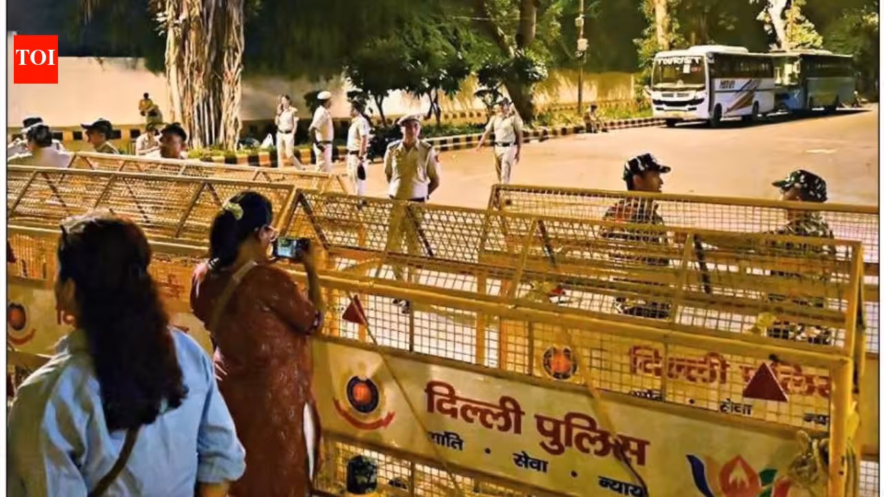 Before CJP protest, Delhi bandh: Mobile net, metro, roads blocked in heart of city | India News Before CJP protest, Delhi bandh: Mobile net, metro, roads blocked in heart of city | India News