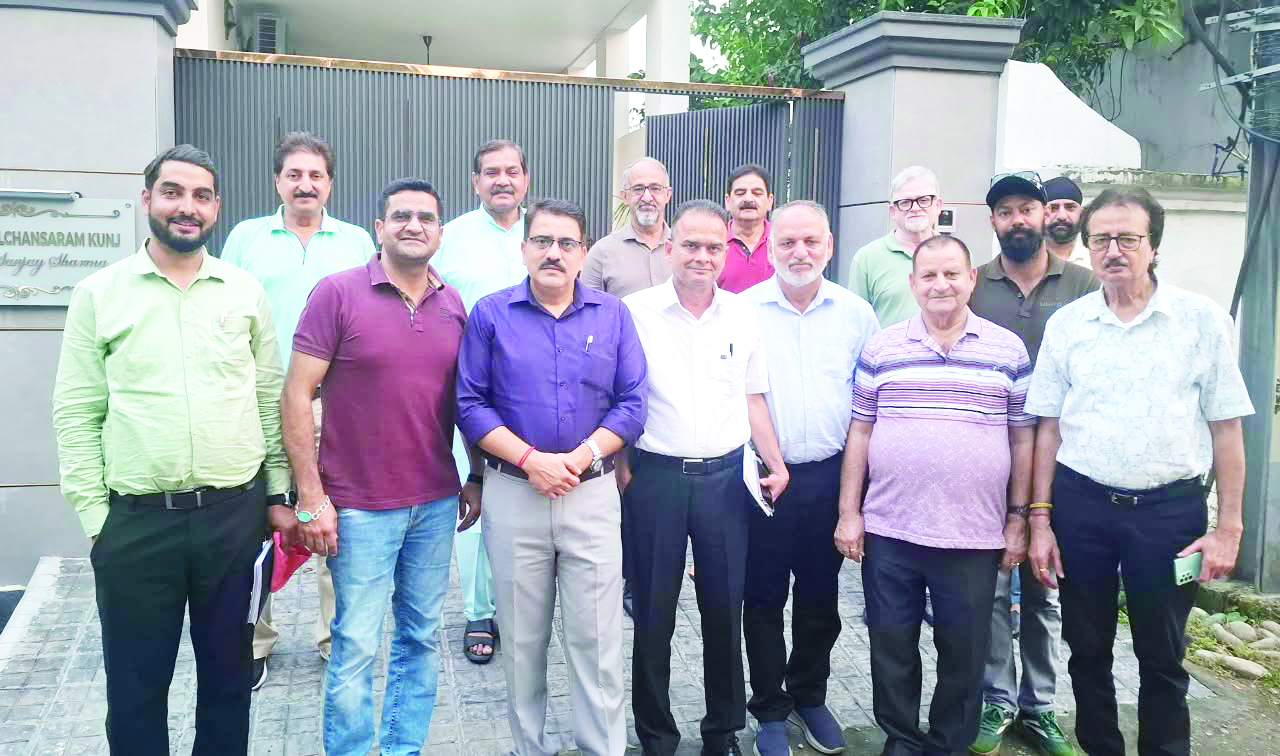 Abhay Bakaya raises power supply crisis in Tawi Vihar Colony