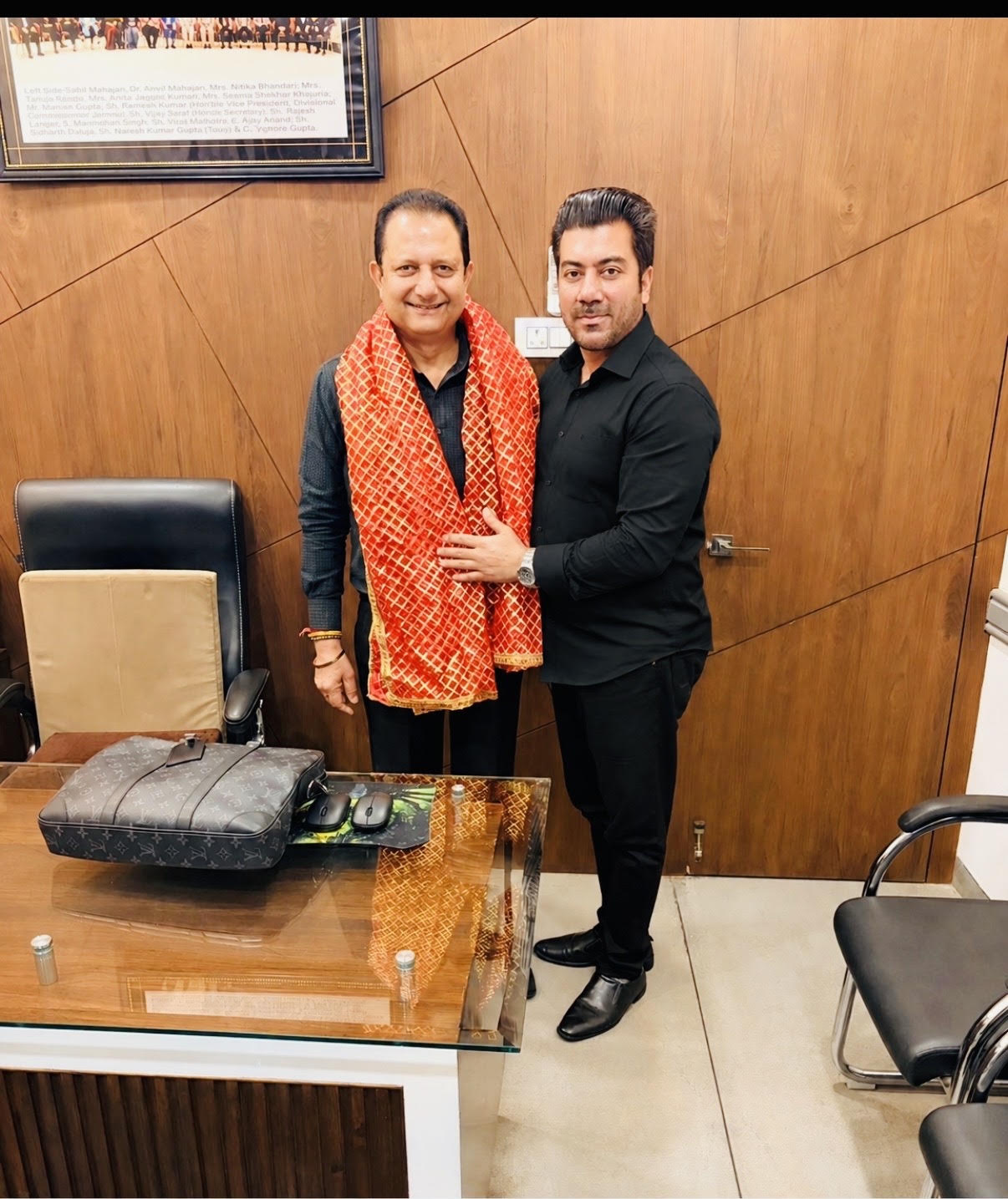 Abhinav Anand extends greetings to Vijay Saraf Abhinav Anand extends greetings to Vijay Saraf