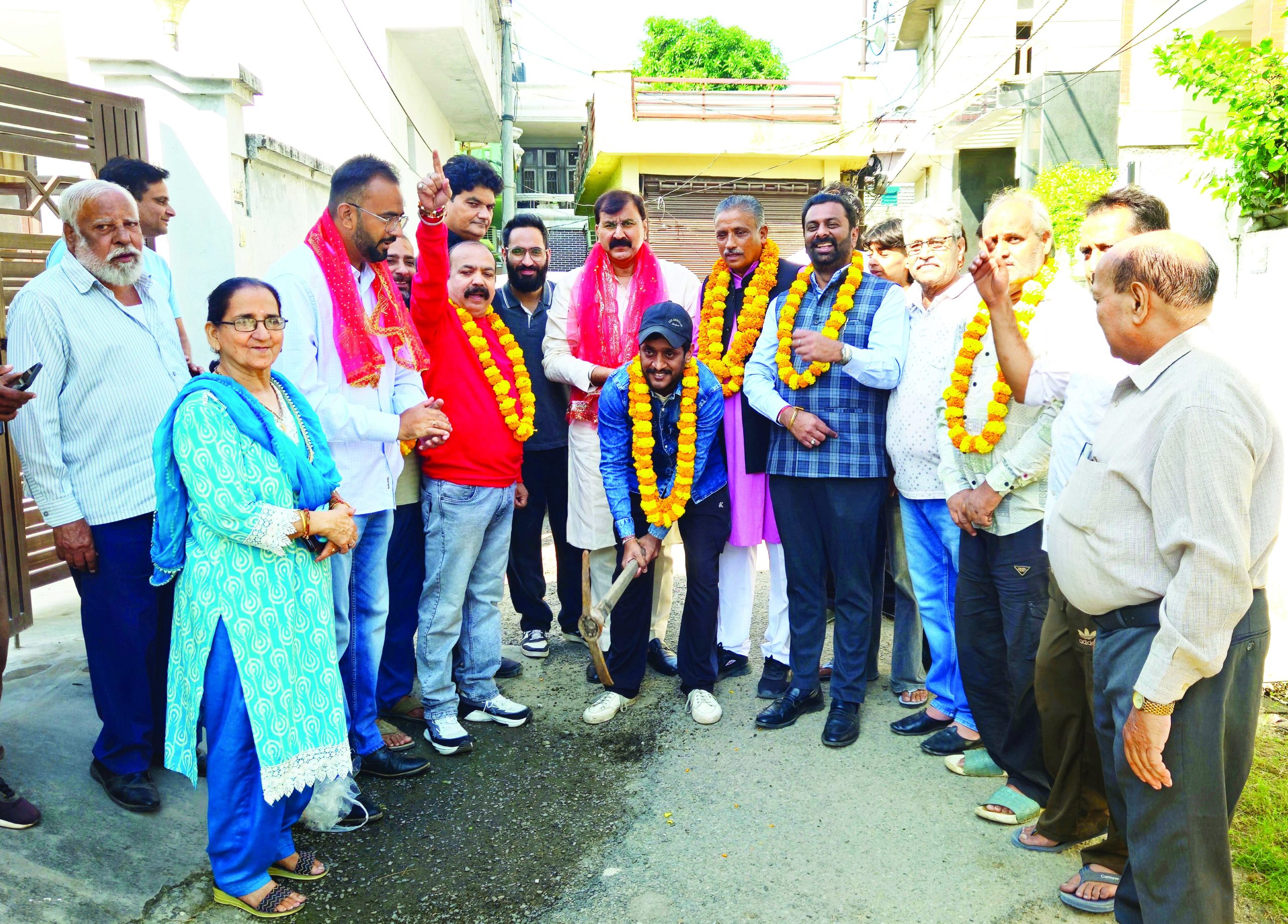 Arvind Gupta initiates Rs 40 lakh lane and drain construction works in Ward No. 30
