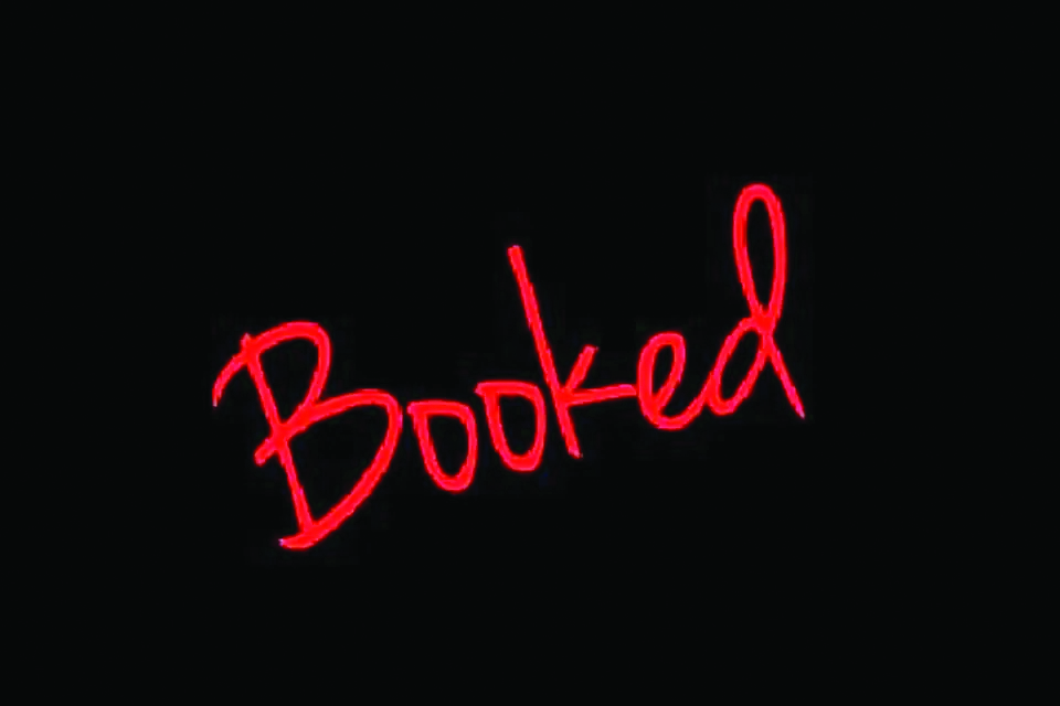 Man booked in Pulwama for impersonating govt official, duping Rs 28 lakh