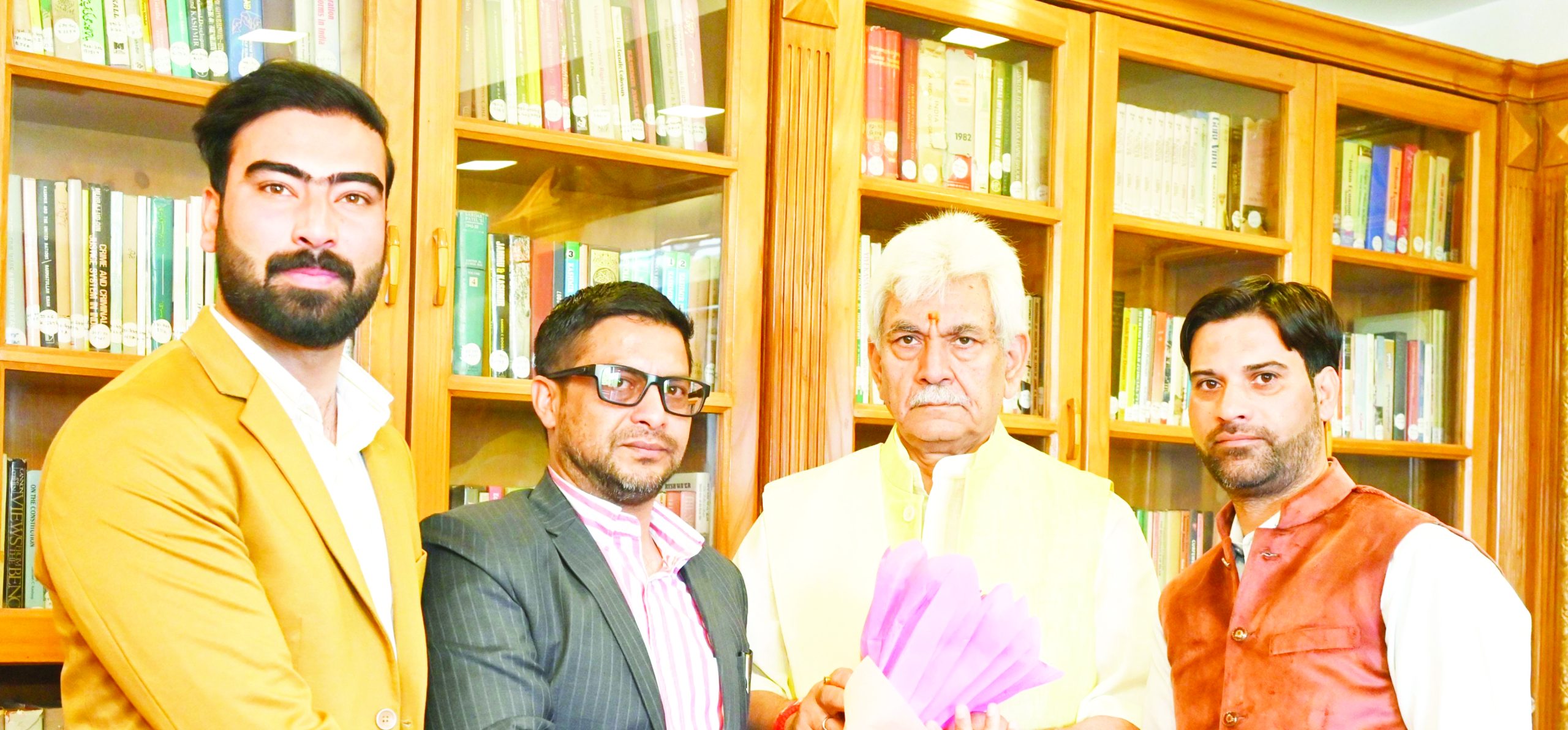 CCI Kashmir delegation meets LG CCI Kashmir delegation meets LG