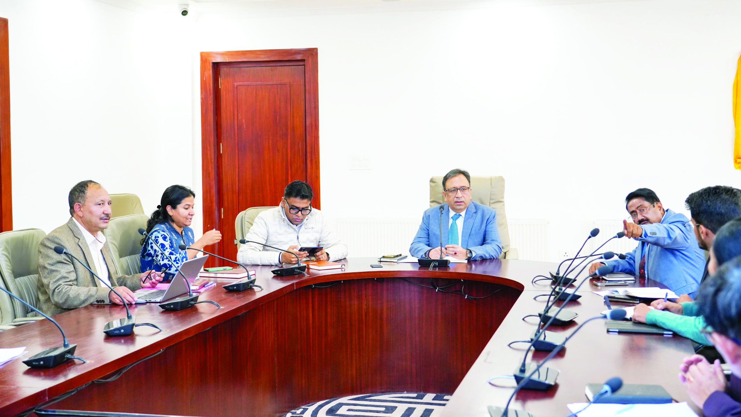 Chief Secretary chairs meeting on Higher Education, calls for academic strengthening, employment-oriented courses
