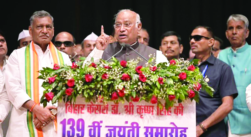 Kharge’s ‘Modi Ka Baap Bhi Jayega’ remark creates furore; BJP says language associated with ‘Thugs’