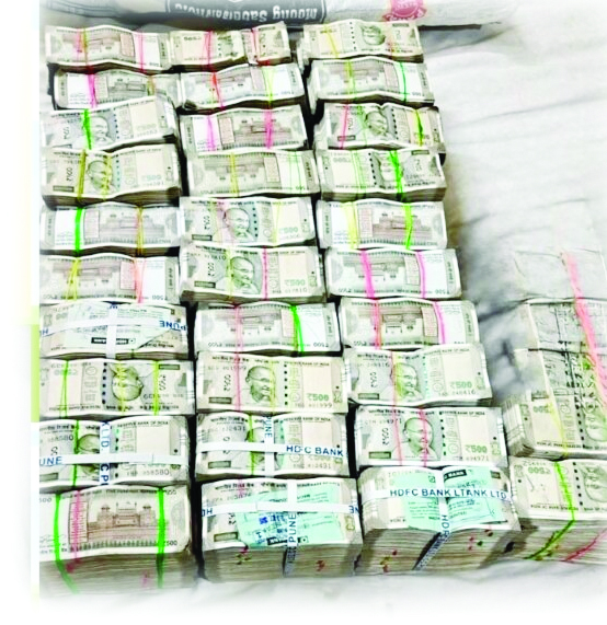 CBI arrests Munitions India Executive Director, Two others in bribery case; Rs 2.23 Crore cash seized