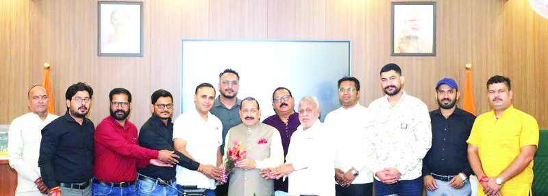 Employees’ Delegation calls on Dr Jitendra, Thanks DoPT for timely promotions