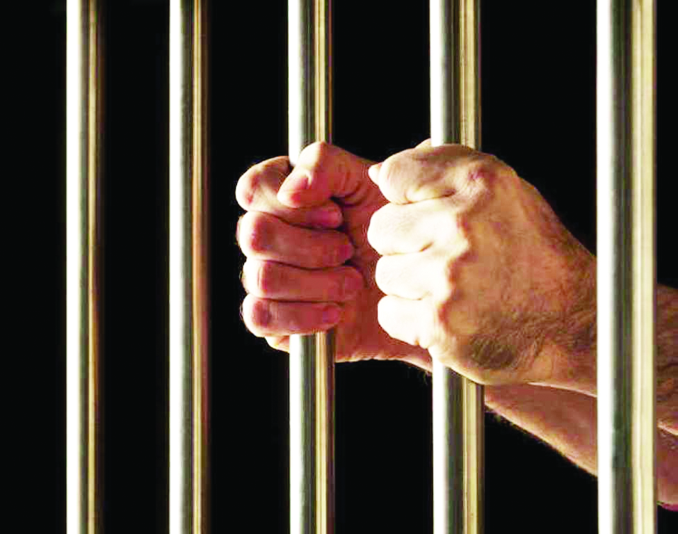 South Kashmir: Three suspected drug peddlers held, Contraband recovered