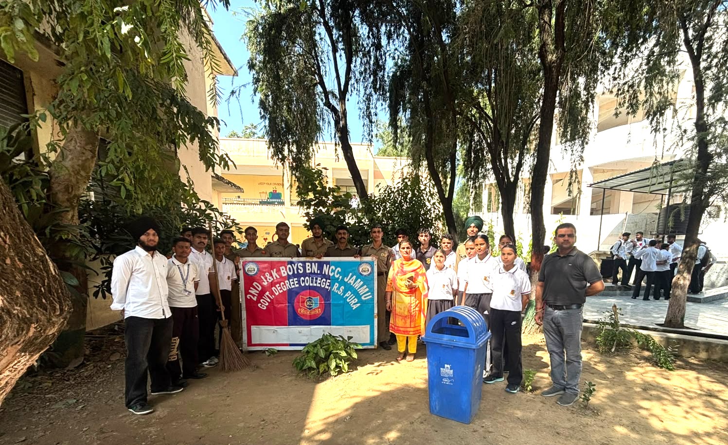 GDC R S Pura organizes mass Swachhta campaign “Ek Ghanta, Ek Saath”