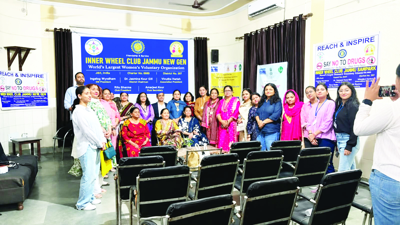 Inner Wheel Clubs Jammu Sampark and New Gen attend De-addiction Workshop