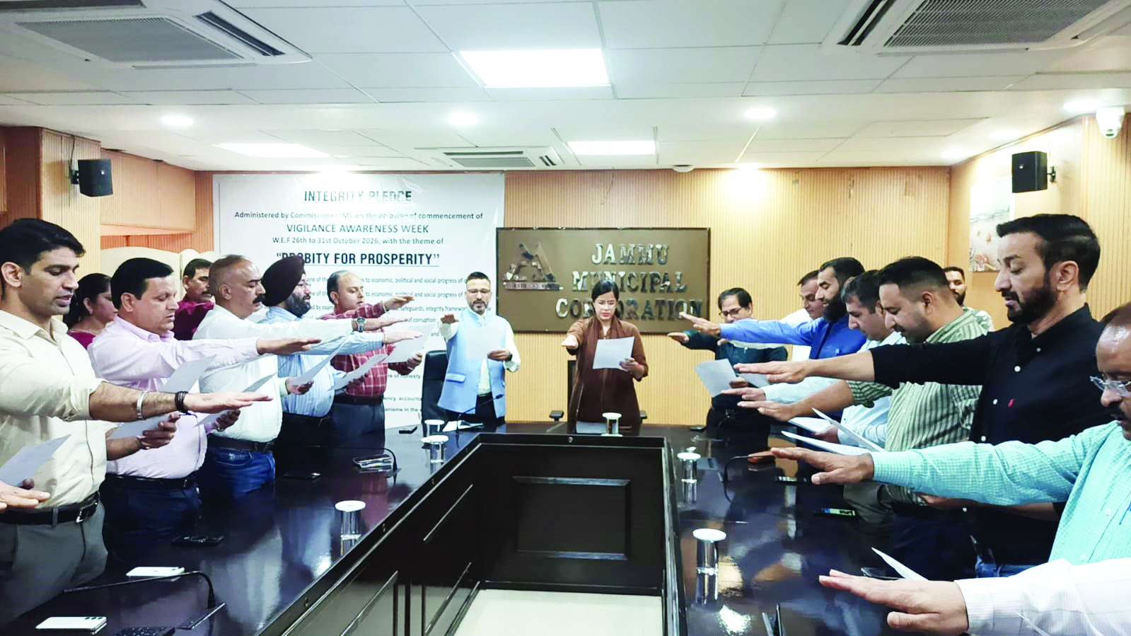 JMC Commissioner administers Integrity Pledge to officers, staff on commencement of Vigilance Awareness Week
