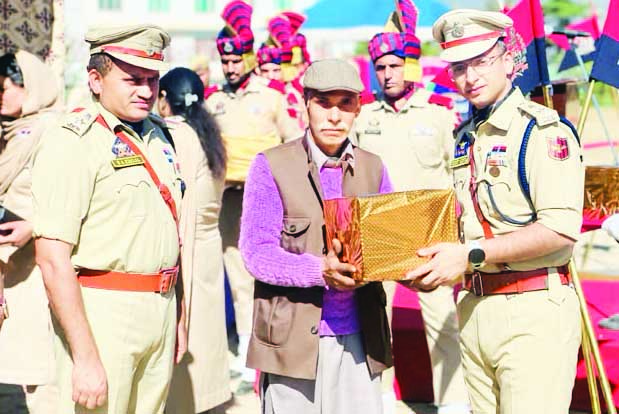 Kishtwar Police observes National Police Commemoration Day; pays tributes to martyrs