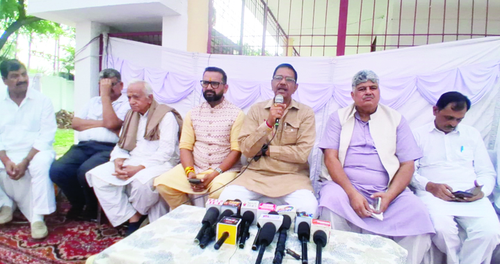 Manhas Baradari working to unite community, support needy families, keep youth away from drugs: Shiv Dev Singh